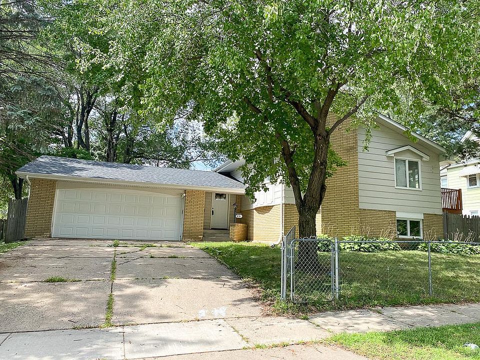 1st image of 991 Farrington St