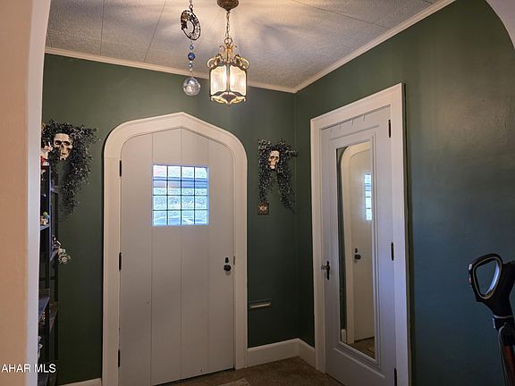 3rd image of 815 N 4th St