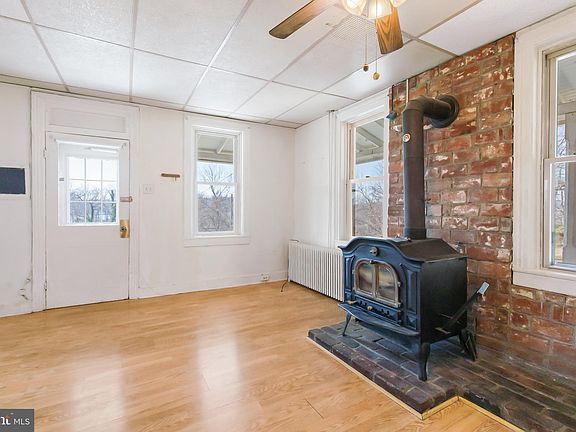5th image of 1802 Water St