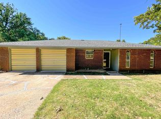 612 E County Rd, Ringwood, OK 73768