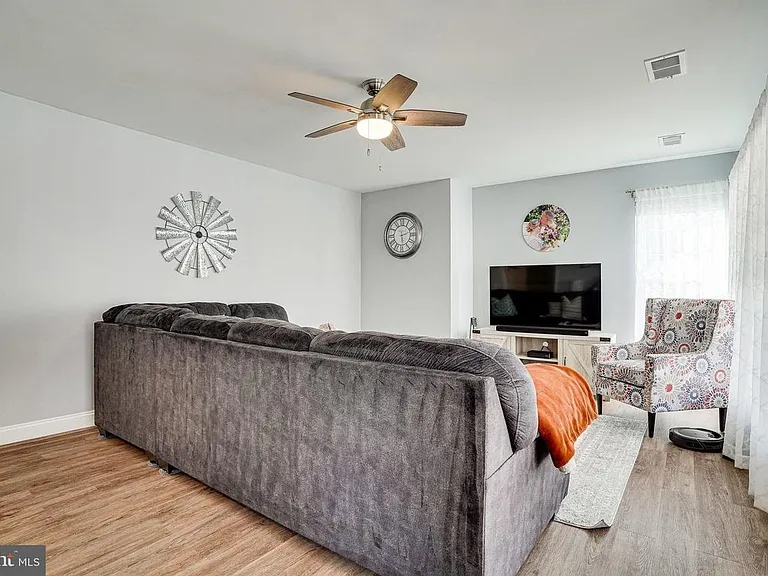8248 Catbird Cir #302 — Photo 2