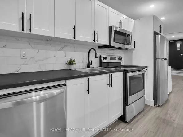 425 McKenzie Ave #1, London, ON N6C 1V5