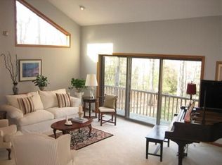 13 Wildwood Ct, Clifton Park, NY 12065