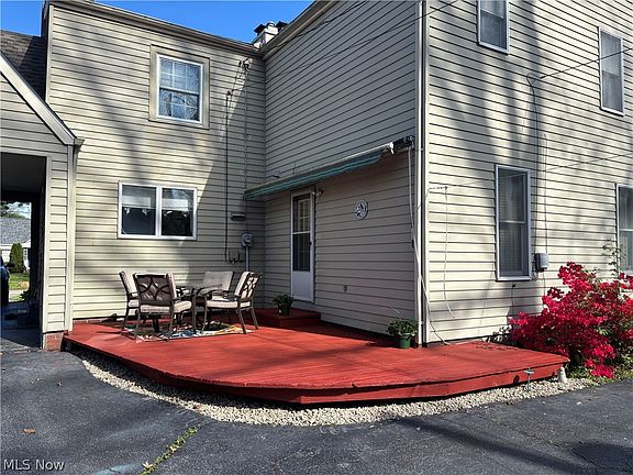4th image of 365 Genesee Ave NE
