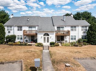 35 Rockledge Loop #35, Torrington, CT 06790