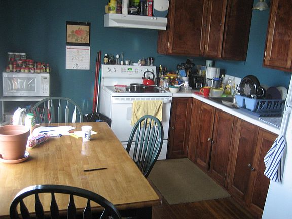 2nd image of 400 Porter Ave #3