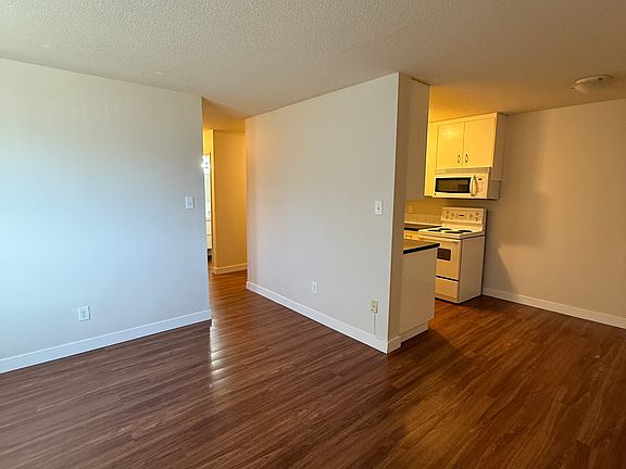 5th image of 11920 102nd St NW #1443110