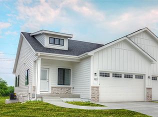1122 Westview Dr, Huxley, IA 50124