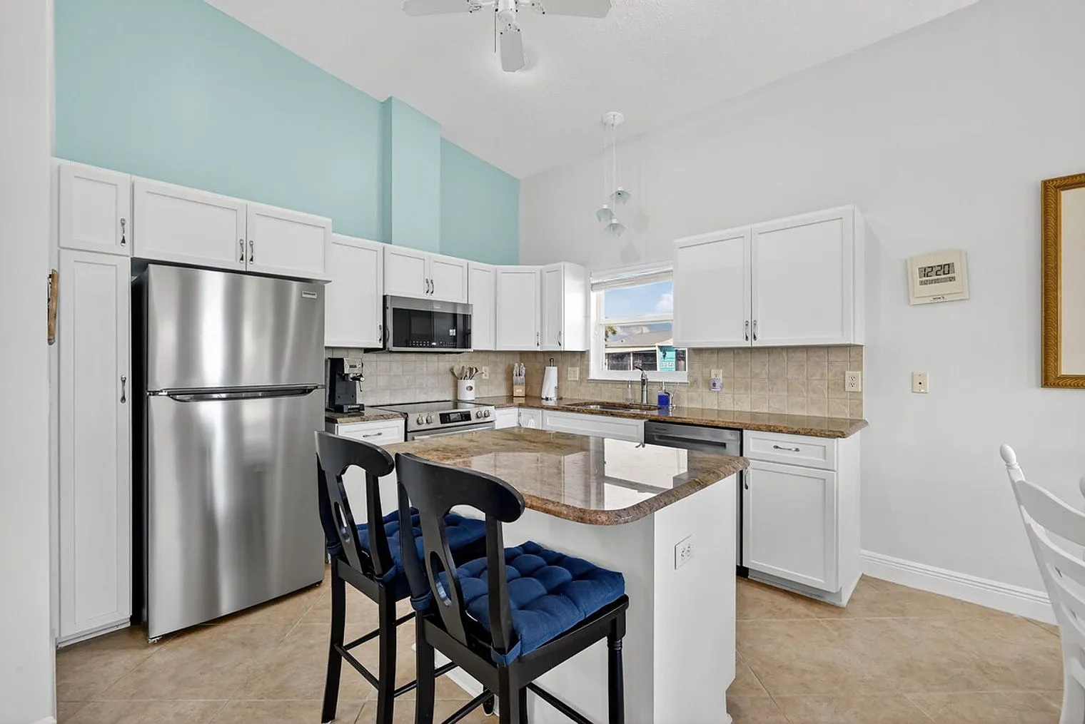 2 bed, 2.0 bath, $9,103 — Photo 4