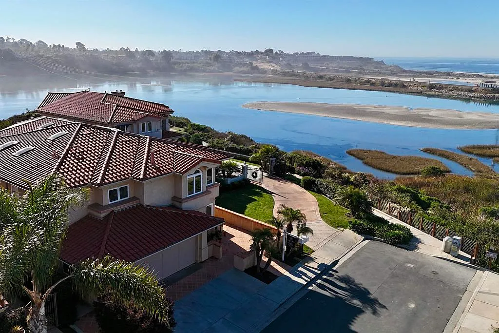7564 Navigator Cir — Photo 1