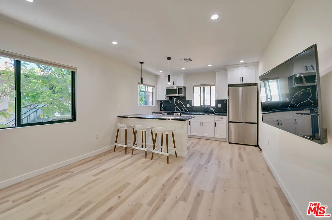 1 bed, 550 sqft, $3,250 — Photo 1