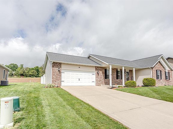 2nd image of 90 Arbor Crest Dr