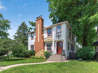2716 E Minnehaha Pkwy, Minneapolis, MN 55406