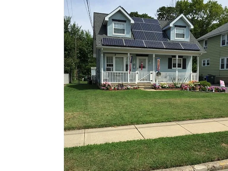 19 College Ave — Photo 2