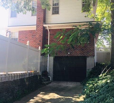 2nd image of 87 Ravenhurst Ave