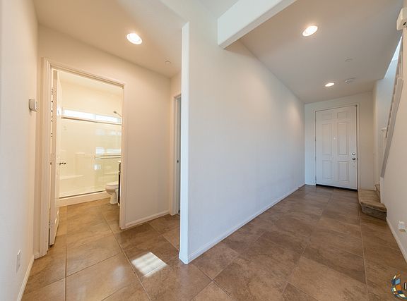 4th image of 261 Fonzie Ave
