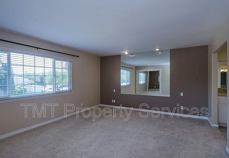 485 Meadowbrook Dr — Photo 22