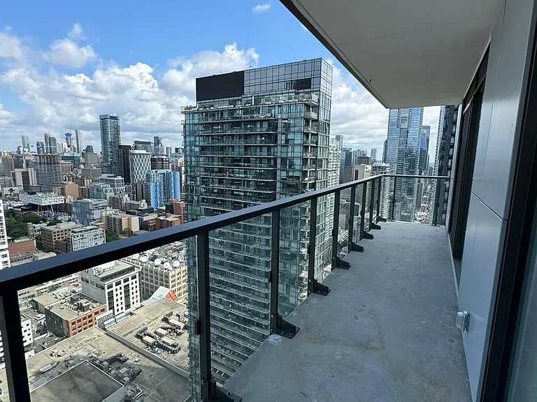28 Widmer St #4028 — Photo 4