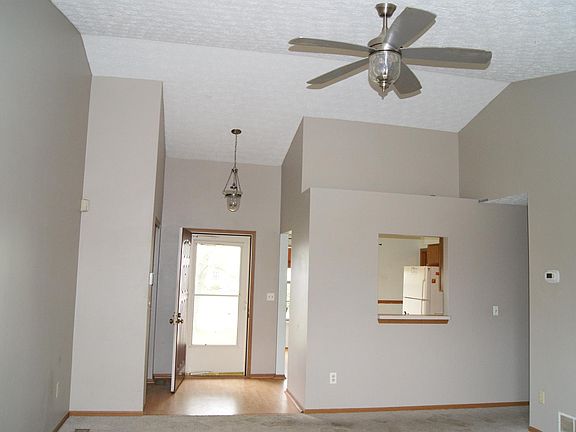 4th image of 7575 Plainfield Dr