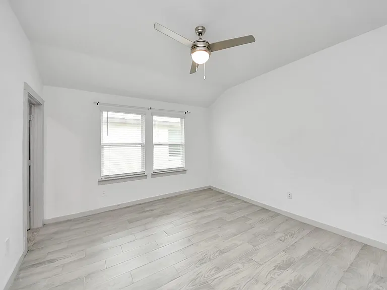7923 Cattleman Valley Dr — Photo 20