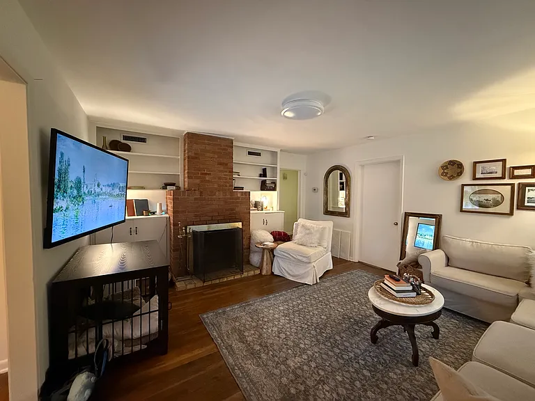 121 Leighton Rd — Photo 3