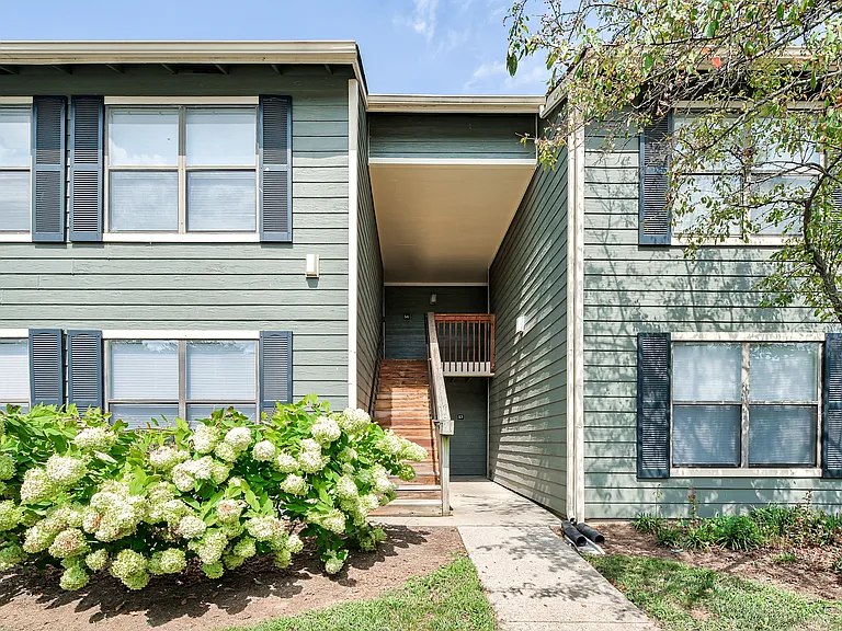 Stoney Brooke Apartments — Photo 32