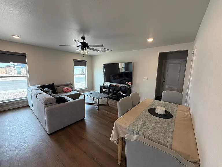 10811 Benjamin St — Photo 5