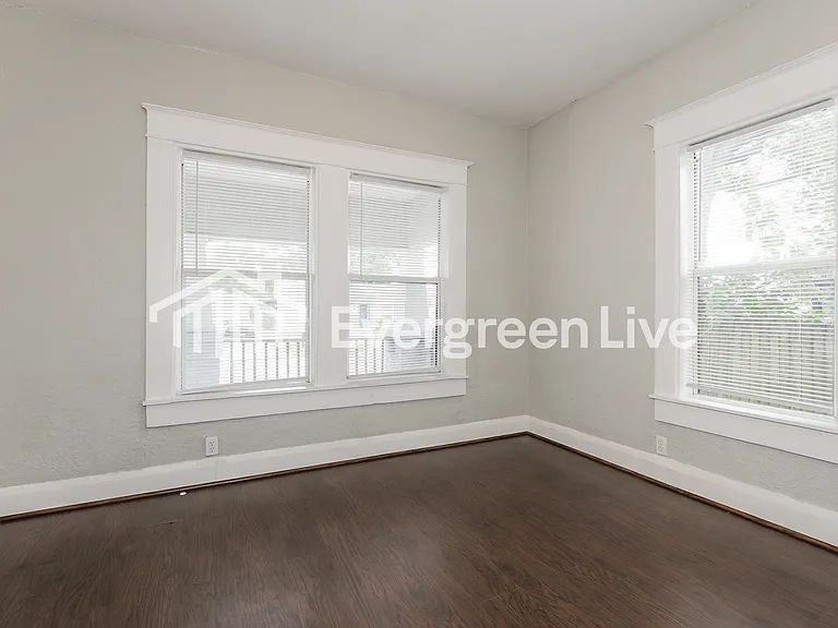 3505 E 11th Ave — Photo 7