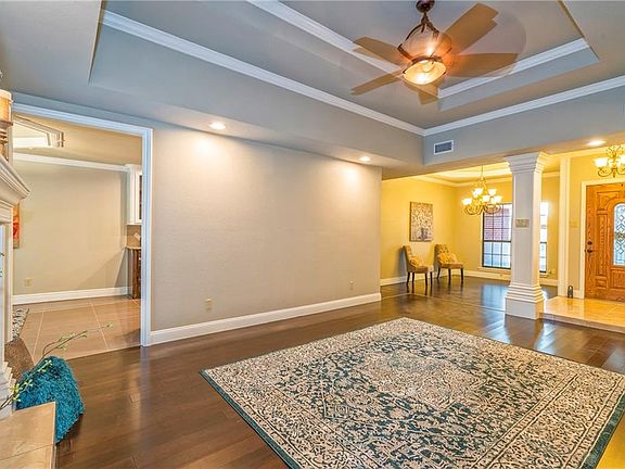 4th image of 4010 Moorhead Dr