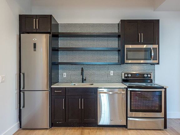 2nd image of 196 Montrose Ave #4ASPHO