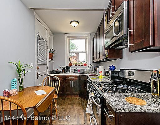 3rd image of 1443 W Balmoral Ave APT 1N