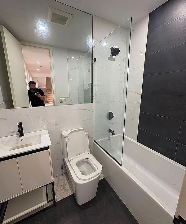 1st image of 15 E 31st St #6