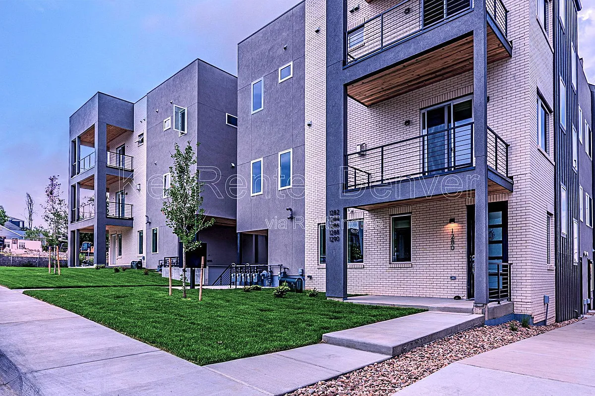 Building Photo - 1286 Osceola St