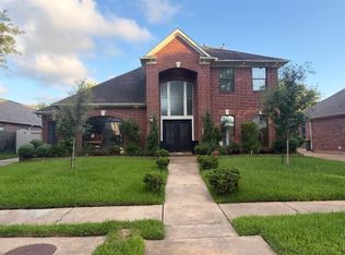 6202 Raintree Dr, Pearland, TX 77584