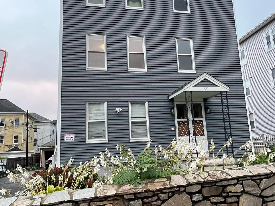55 Seymour St #2