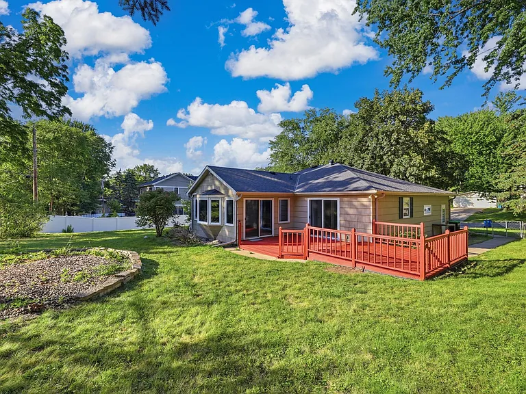 6208 Hillside Rd — Photo 1