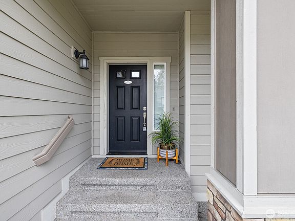 2nd image of 3815 Southlake Drive SE