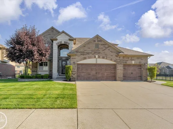 21993 Homestead Dr, Macomb, MI 48044