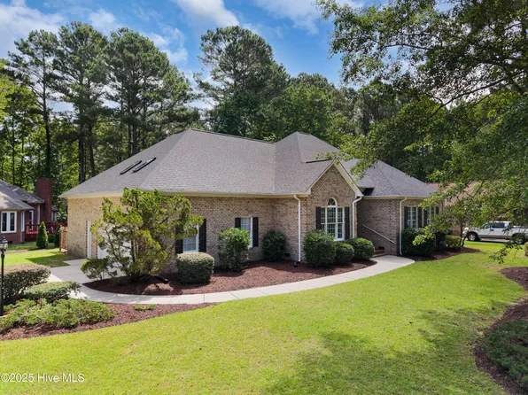 106 Oakmont Circle, New Bern, NC 28562