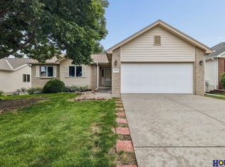 2048 Chloe Ln, Lincoln, NE 68512