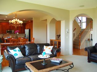 5868 Sunnybrook Ln, Mound, MN 55364