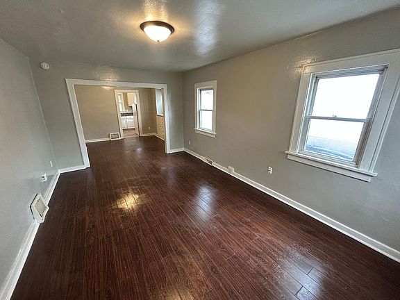 4th image of 1811 Loxley Rd