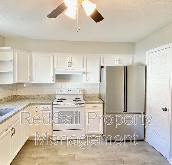 376 Susan Constant Dr — Photo 10