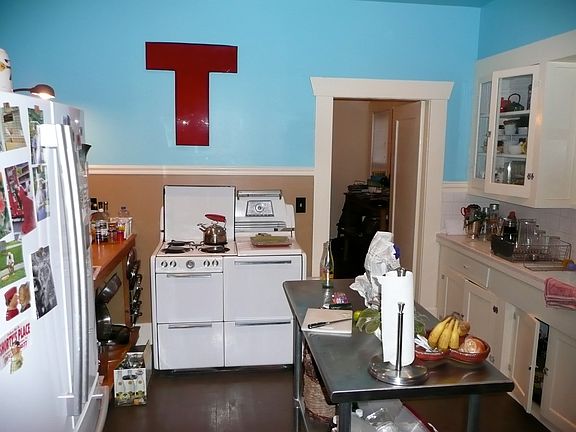 2nd image of 1133 W Mistletoe Ave
