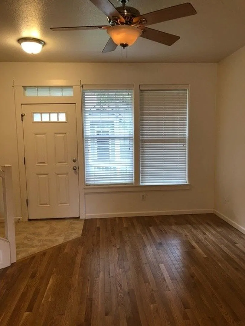 15921 SW Mortondale Lane ~ Lovely Townhome — Photo 4