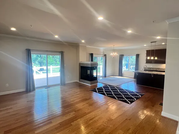 116 Crabb Ave, Rockville, MD 20850