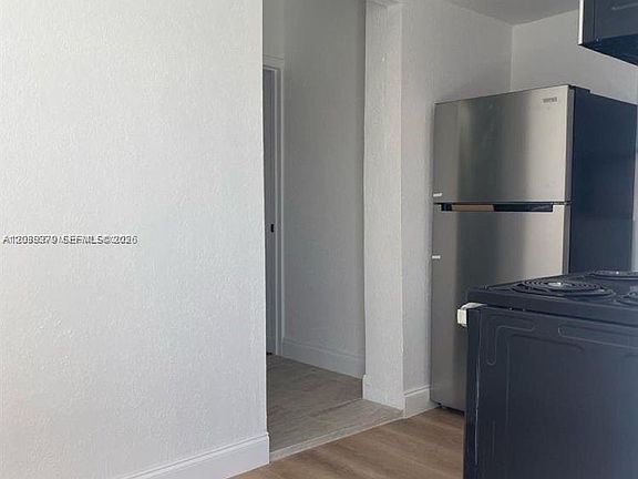 2nd image of 219 SW 21st Ave #3
