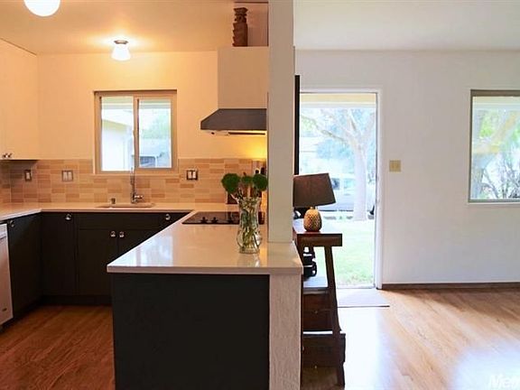 3rd image of 1509 Cypress Ln