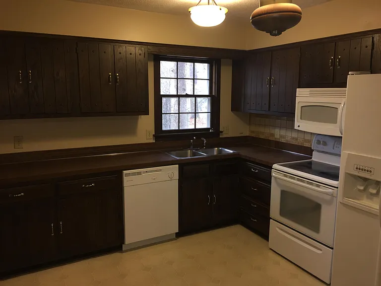 1412 Hunters Point Way — Photo 11