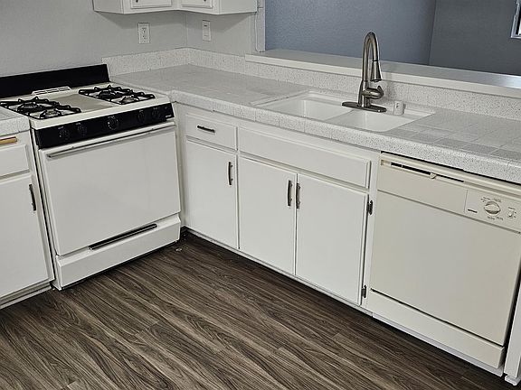3rd image of 11822 Acacia Ave #Fe65da90b
